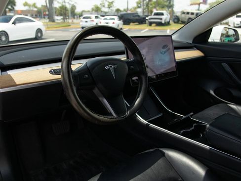 Used 2020 Tesla Model 3 Long Range AWD/4WD image 17