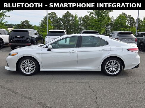 Used 2018 Toyota Camry XLE w/ Audio Package FWD image 4