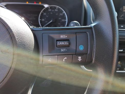 Used 2023 Nissan Rogue SV image 20