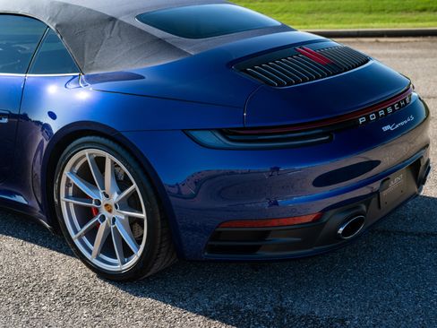 Used 2020 Porsche 911 Carrera 4S image 18