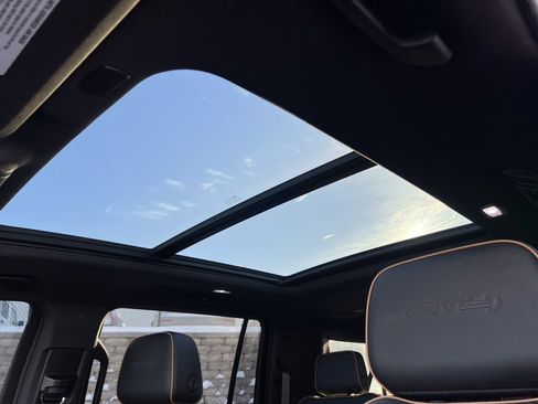 Used 2023 GMC Yukon XL AT4 image 9