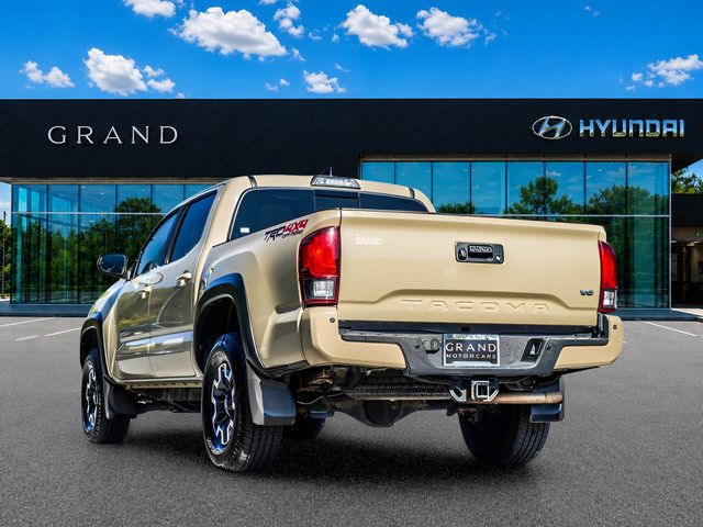 Used 2019 Toyota Tacoma TRD Off-Road w/ Technology Package AWD/4WD image 4