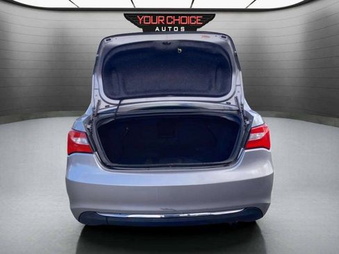 Used 2014 Chrysler 200 Touring FWD image 9
