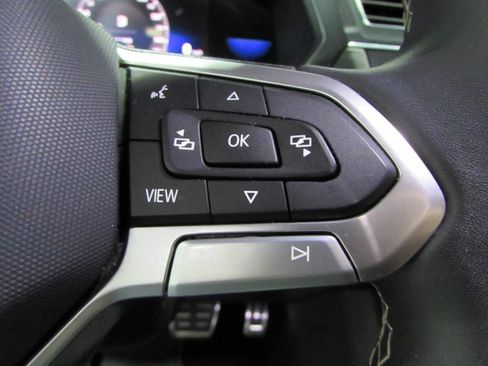 Used 2023 Volkswagen Tiguan SE R-Line FWD image 27