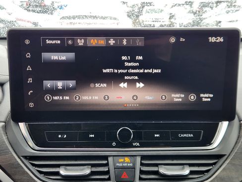 Used 2024 Nissan Altima 2.5 SV w/ SV Premium Package FWD image 11