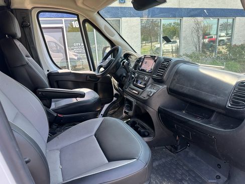 Used 2024 RAM ProMaster 2500 w/ Convenience Group image 7