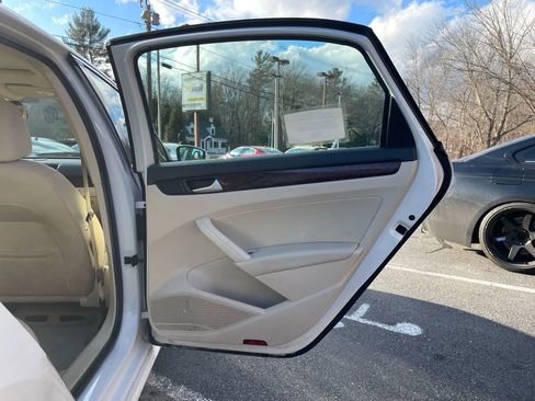 Used 2013 Volkswagen Passat 2.5 SEL image 31