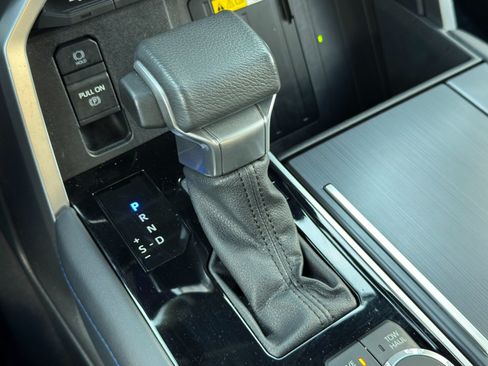 Used 2022 Toyota Tundra Platinum w/ Advanced Package AWD/4WD image 32