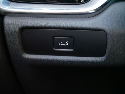 Used 2025 Volvo S60 B5 Core image 26