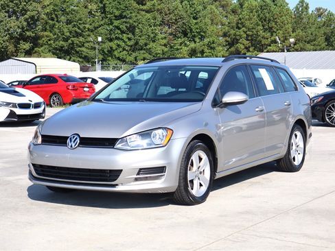 Used 2015 Volkswagen Golf TDI FWD image 3