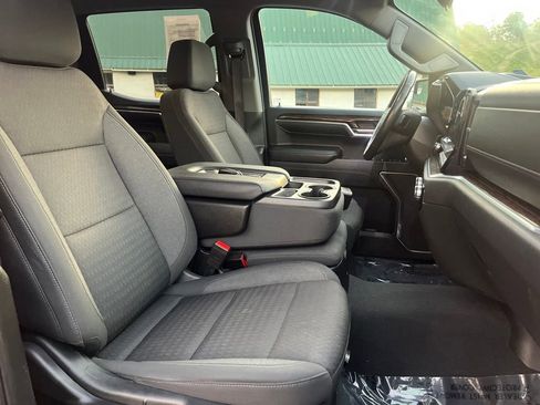 Used 2022 GMC Sierra 1500 SLE image 25