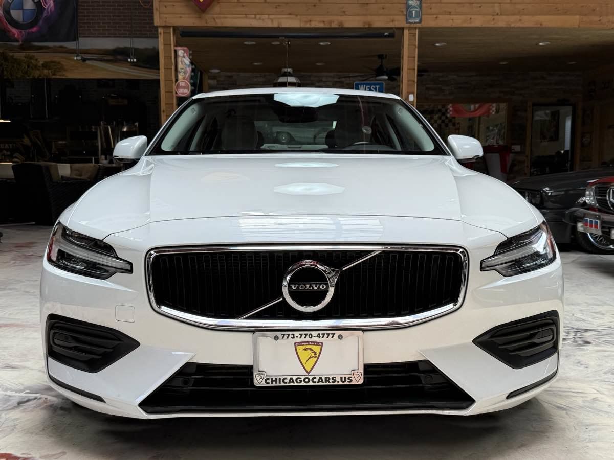 Used 2019 Volvo S60 T5 Momentum w/ Premium Package FWD image 2