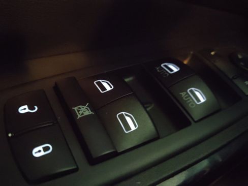 Used 2019 Jeep Cherokee Latitude Plus image 27