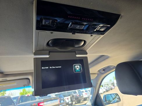 Used 2015 Chevrolet Suburban LTZ AWD/4WD image 21