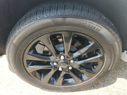 Used 2018 Jeep Grand Cherokee Altitude RWD image 15