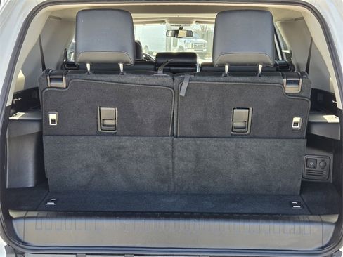 Used 2017 Toyota 4Runner SR5 Premium image 10