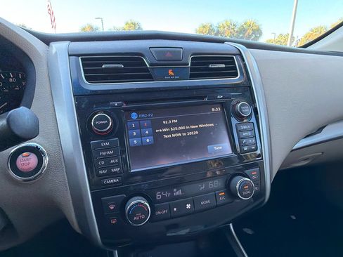Used 2015 Nissan Altima 2.5 SV w/ Convenience Package FWD image 9