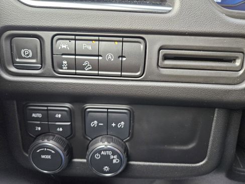 Used 2024 Chevrolet Tahoe Premier image 12