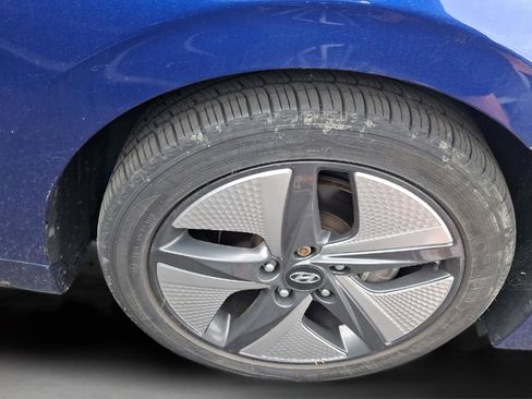 Certified 2022 Hyundai Ioniq SEL image 8