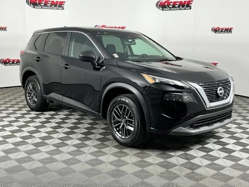 Used 2023 Nissan Rogue S AWD/4WD image 2