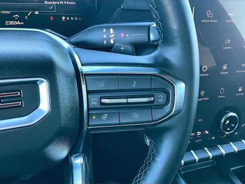 Used 2025 GMC Acadia Elevation image 19