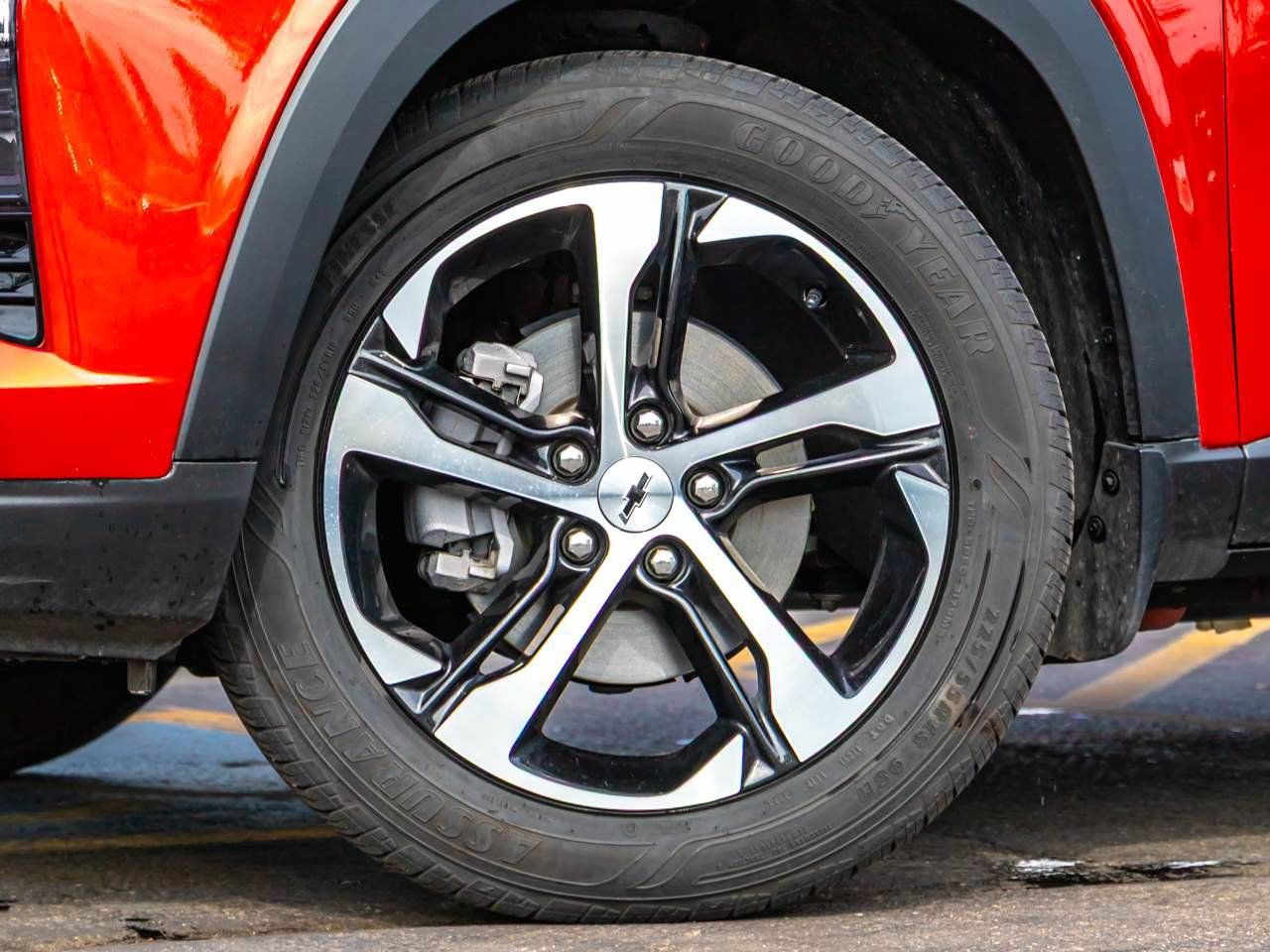 Used 2024 Chevrolet Trax RS w/ Sunroof Package FWD image 6