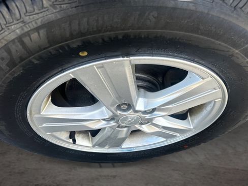 Used 2019 Chevrolet Trax LT FWD image 17