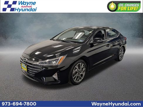 Used 2019 Hyundai Elantra Limited w/ Cargo Package FWD image 1