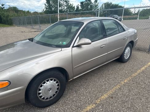 Used 2003 Buick Century Custom w/ Preferred Equipment Group 1SB FWD image 15