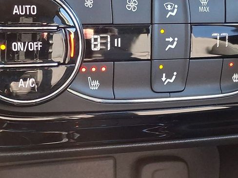 Used 2023 Buick Encore GX Select image 24