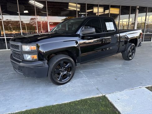 Used 2015 Chevrolet Silverado 1500 W/T RWD image 4