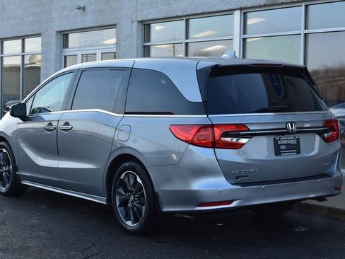 Used 2023 Honda Odyssey Elite image 4