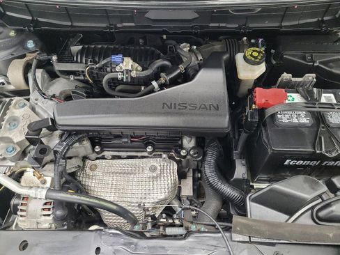 Used 2020 Nissan Rogue SV image 30