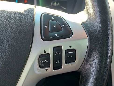 Used 2015 Ford Explorer XLT w/ Equipment Group 202B image 21