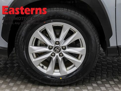 Used 2023 Toyota Corolla Cross LE image 30