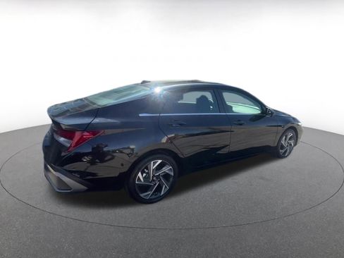 Used 2025 Hyundai Elantra SEL image 20