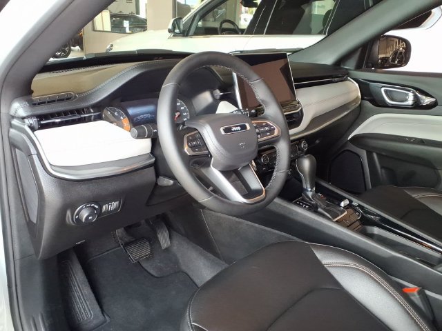 Used 2024 Jeep Compass Limited AWD/4WD image 11