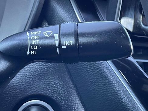 Used 2025 Toyota Corolla SE FWD image 27