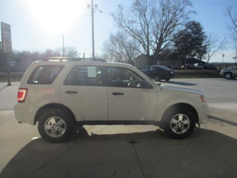 Used 2009 Ford Escape XLS image 16