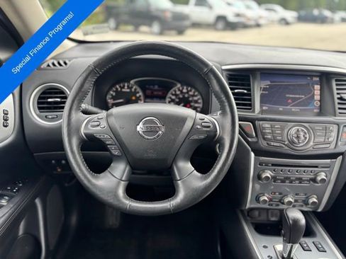 Used 2019 Nissan Pathfinder SL image 15