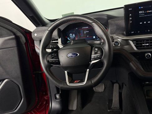 Used 2025 Ford Explorer ST image 29