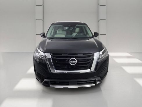 Used 2025 Nissan Pathfinder SL FWD image 3