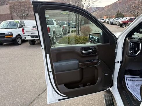 Used 2022 GMC Sierra 1500 Denali w/ Denali Premium Package image 10