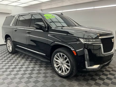 Used 2023 Cadillac Escalade ESV Premium Luxury AWD/4WD image 3