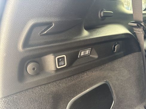 Used 2023 Jeep Grand Cherokee L Overland w/ Luxury Tech Group IV image 14