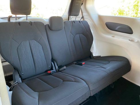 Used 2019 Chrysler Pacifica LX w/ Tire & Wheel Group FWD image 67