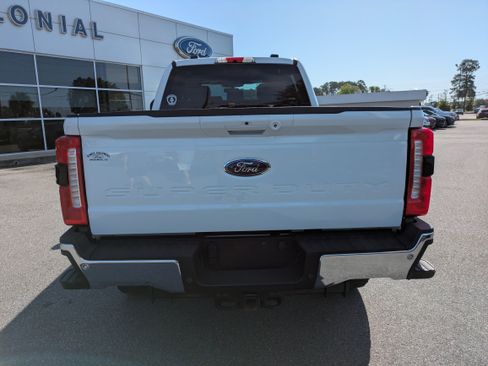 Used 2025 Ford F250 Lariat w/ Chrome Package image 5