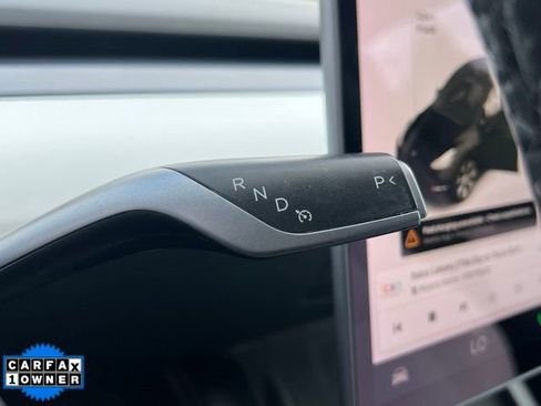 Used 2022 Tesla Model Y Long Range image 18