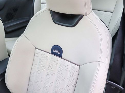 Used 2025 MINI Cooper 2-Door Hardtop image 29