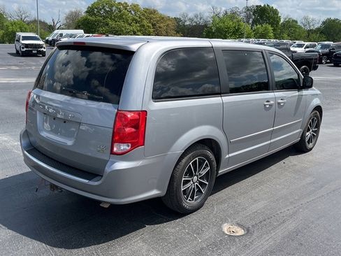 Used 2015 Dodge Grand Caravan R/T image 3